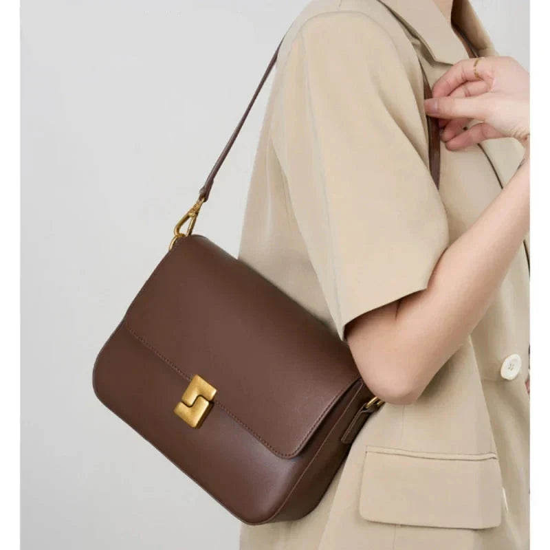 Aveline - תיק דגם