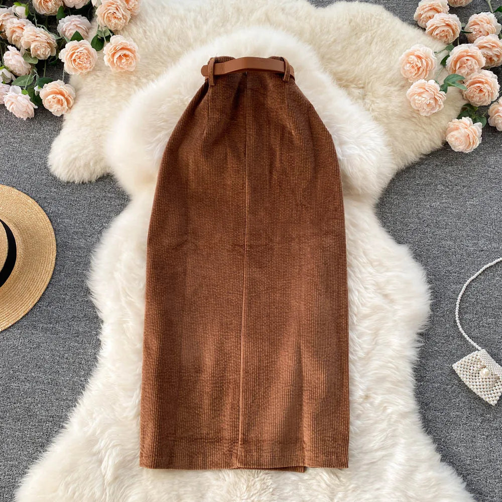 חצאית זמש אילה