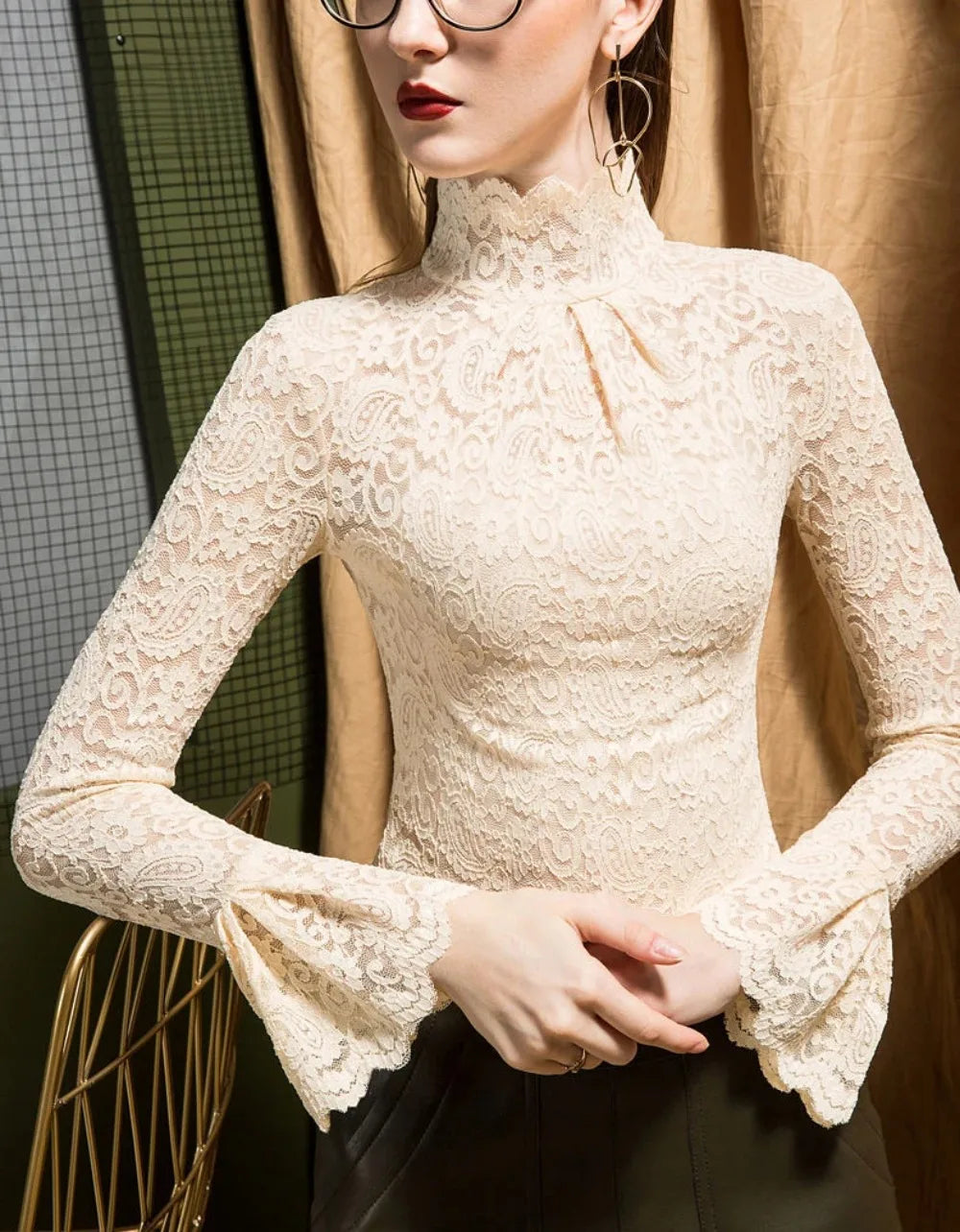 חולצה דגם שחר