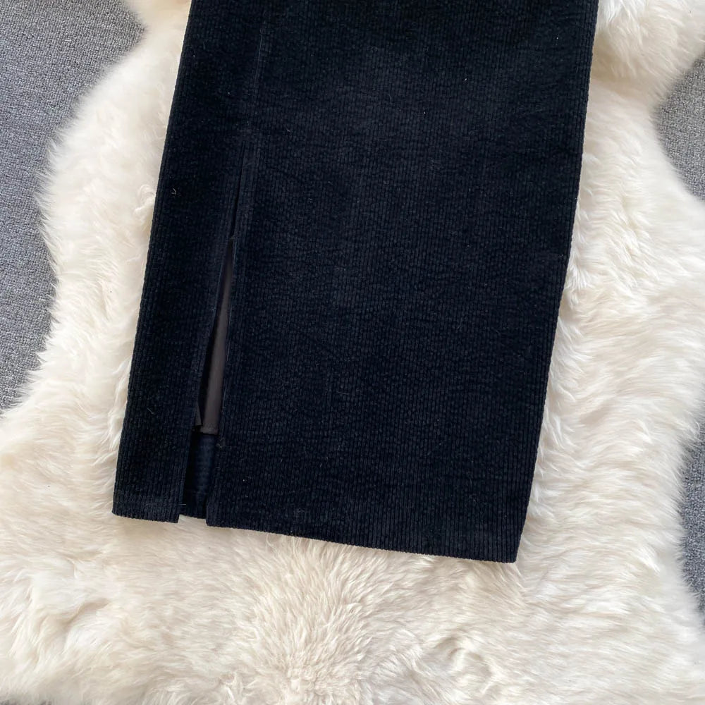 חצאית זמש אילה