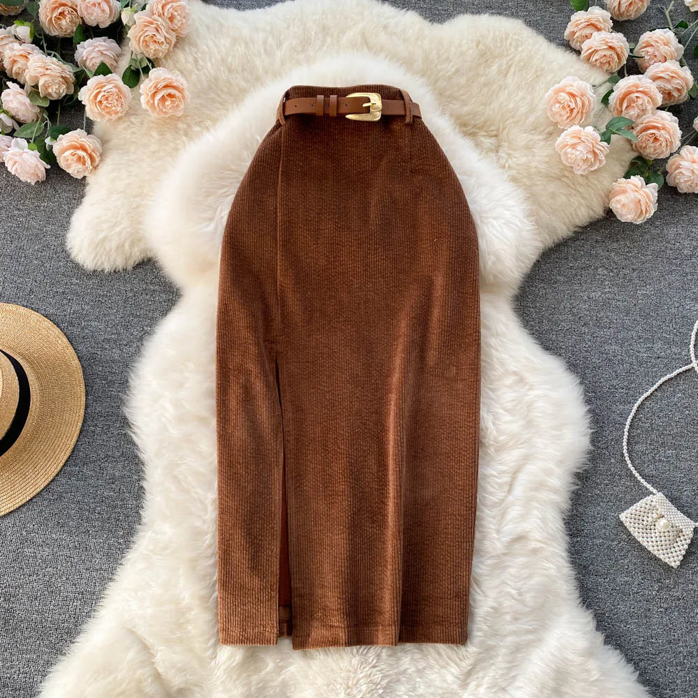 חצאית זמש אילה