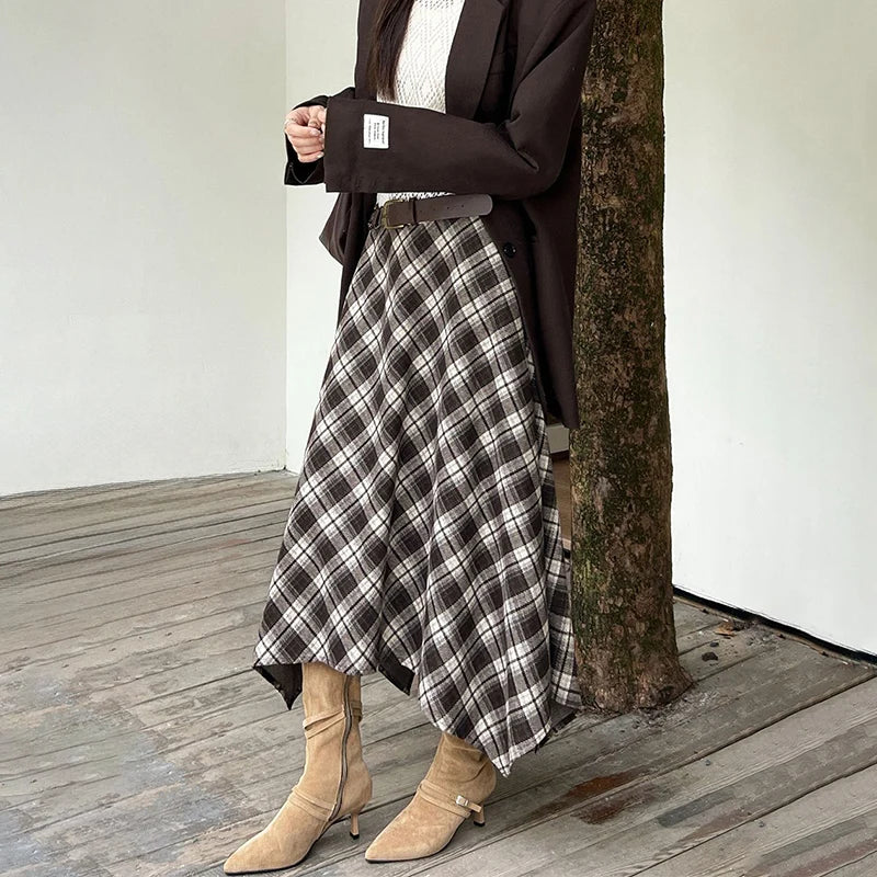 חצאית משובצת דגם עלמה