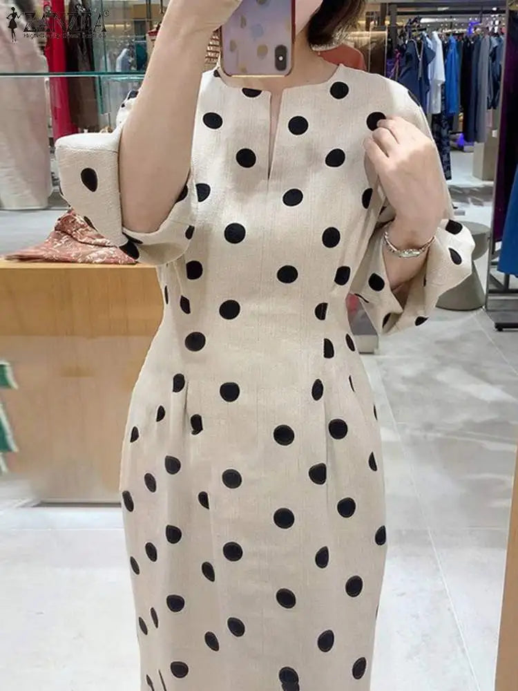 שמלה דגם נקודות